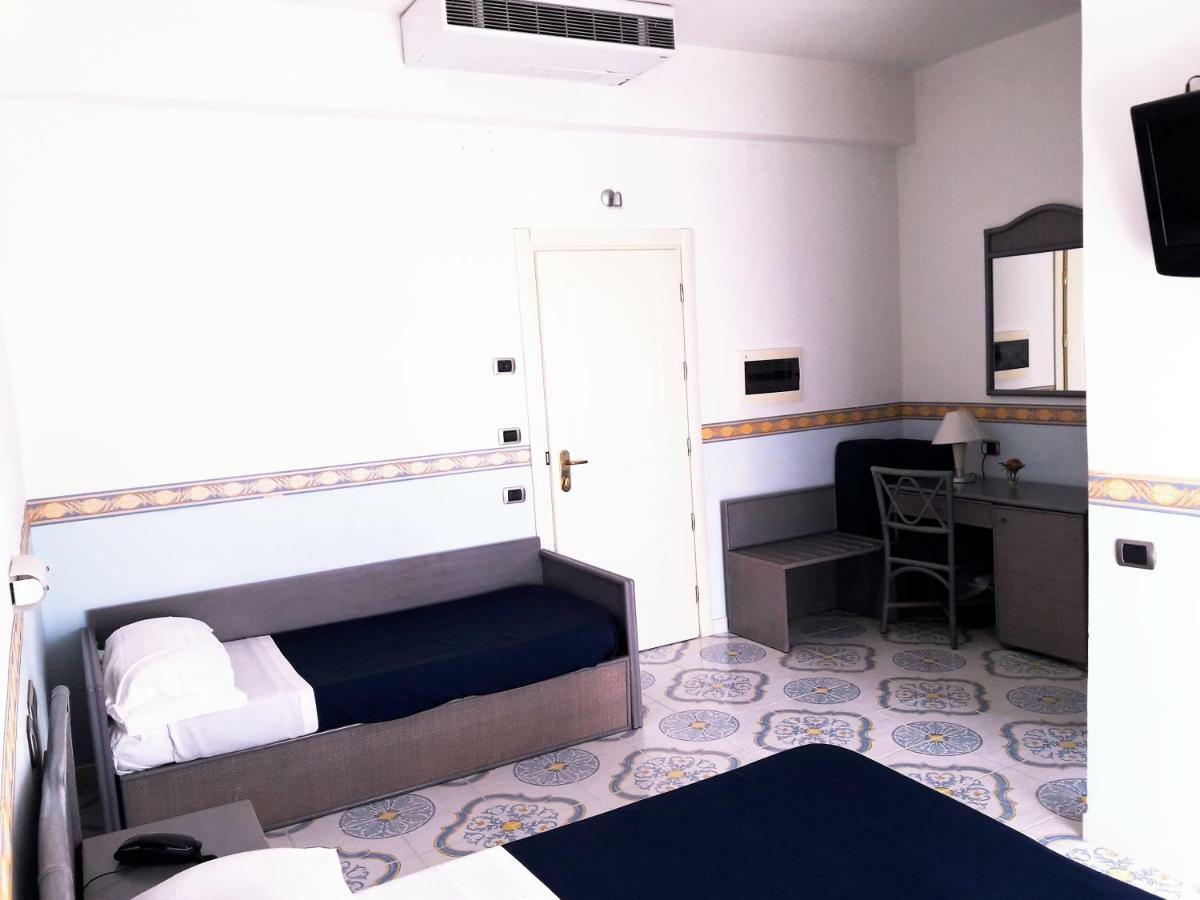 Hotel Stella Maris Casal Velino Cameră foto